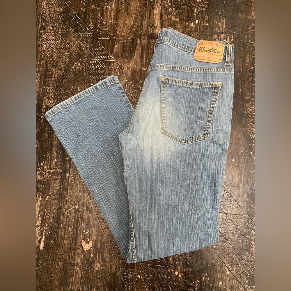 Levi Strauss BOOT CUT size misses 8 short denim jeans
